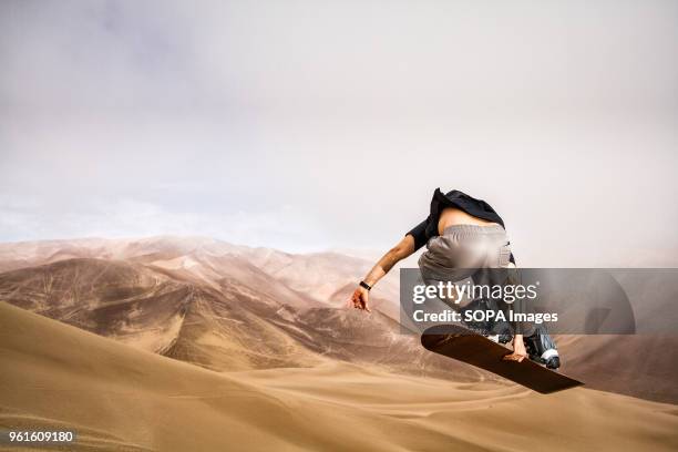 Sandboard Rider Sandboarding Chile Photos and Premium High Res Pictures - Getty Images