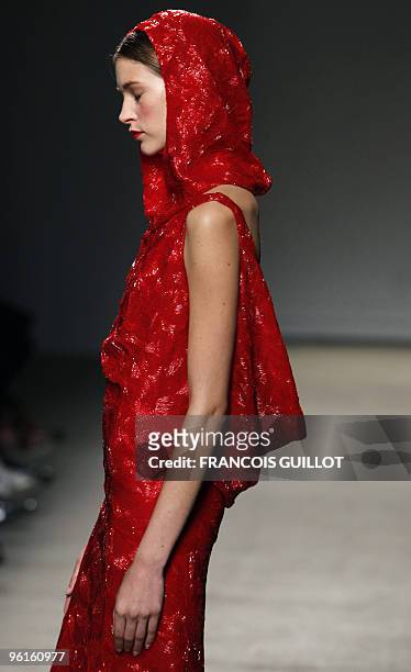 Model presents a creation by Dutch designer Josephus Thimister during the spring-summer 2010 haute couture collection show on January 24, 2010 in...