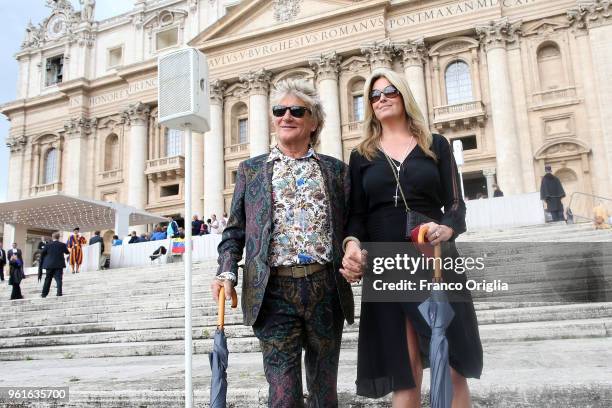 Singer Rod Stewart and his wife, Penny Lancaster leave St. Peter's square at the end of Pope Francis' weekly audience on May 23, 2018 in Vatican...