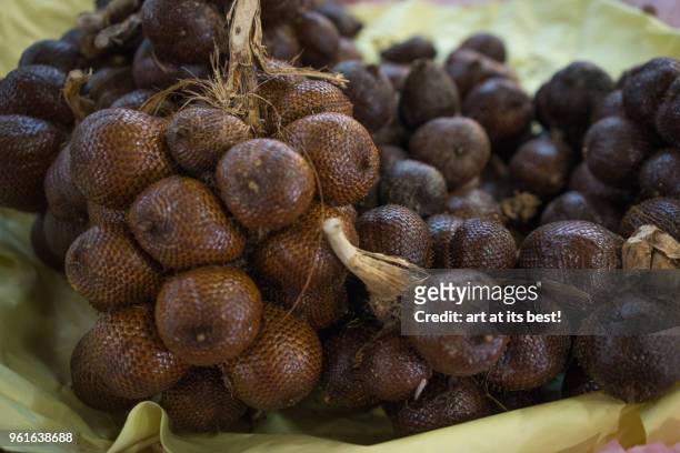 snake fruits - kota bharu stock-fotos und bilder