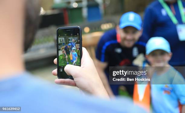 Mark Stoneman poses with fans during the ECB Kids Press Conference at Lord's Cricket Ground on May 22, 2018 in London, England.