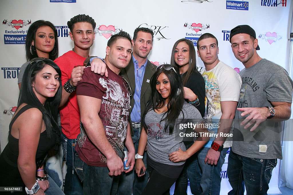 GBK's Gift Lounge In Honor Of The 2010 Golden Globes Nominees and Presenters - Day 1