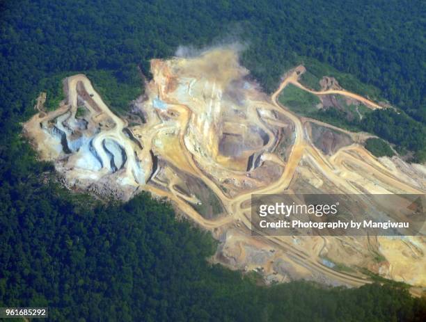 copper mine - gold mine stockfoto's en -beelden