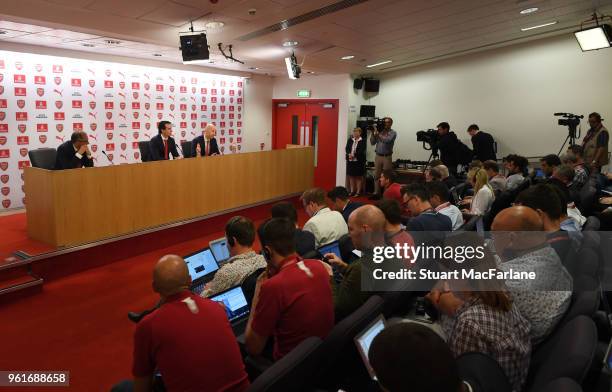 New Arsenal Head Coach Unai Emery with CEO Ivan Gazidis at Emirates Stadium on May 23, 2018 in London, England.