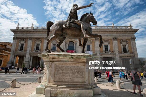 marcus aurelius on horseback statue at campidoglio square in rome. - emreturanphoto stock-fotos und bilder