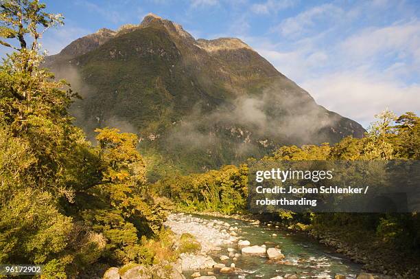 tutoko river, south westland, south island, new zealand, pacific - south westland stock-fotos und bilder