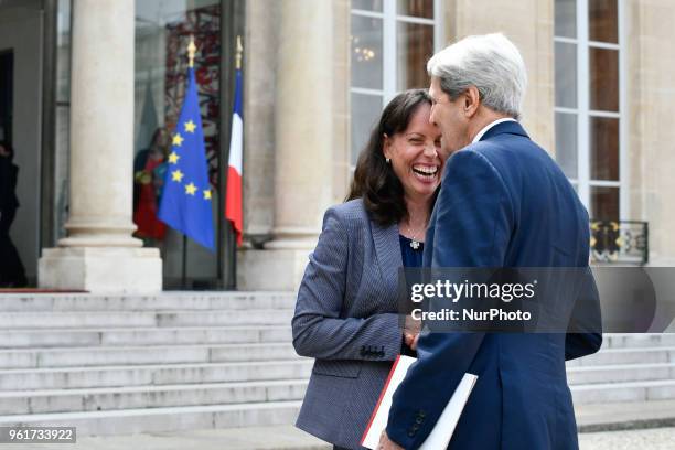 Former Secretary of United State of America John Kerry and the VP of Google, Jacqueline Fuller laughing at the end of the tech for good in Paris at...