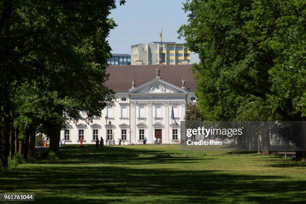 schloss bellevue (bellevue castle) - berlin, germany - bellevue skyline stock-fotos und bilder