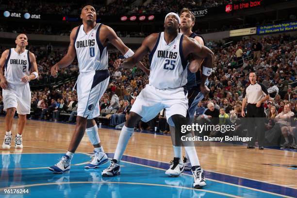 Erick Dampier of the Dallas Mavericks boxes out Marc Gasol of the Memphis Grizzlies during the game on December 26, 2009 at American Airlines Center...