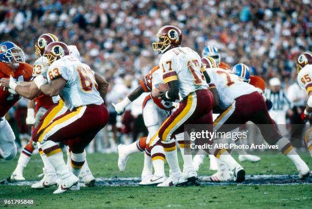 Washington Redskins vs Denver Broncos gameplay.