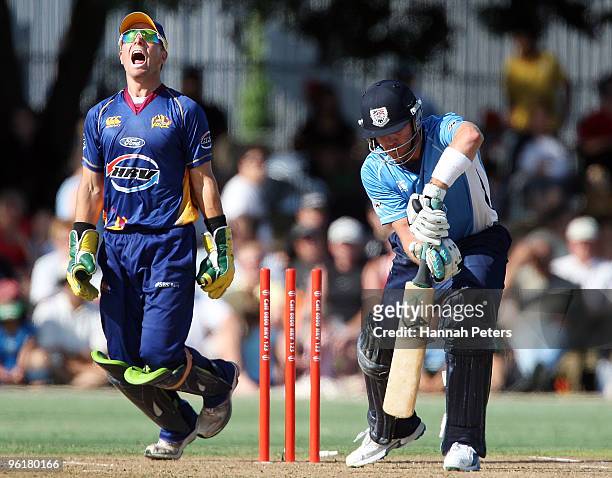 Derek de Boorder of Otago celebrates after Nathan McCullum of Otago bowled Lou Vincent of Auckland out during the HRV Cup Twenty20 match between the...