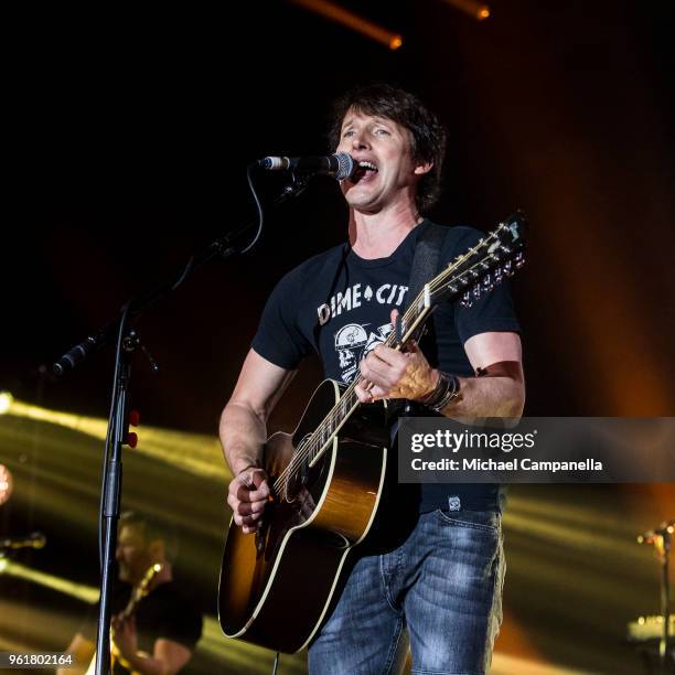 James Blunt performs during his "The Afterlove" Tour at the Annexet on May 23, 2018 in Stockholm, Sweden.
