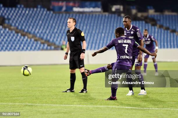 Max Alain Gradel of Toulouse scores his side's first goal during the Ligue 1 playoff match between AC Ajaccio and FC Toulouse at Stade de la Mosson...