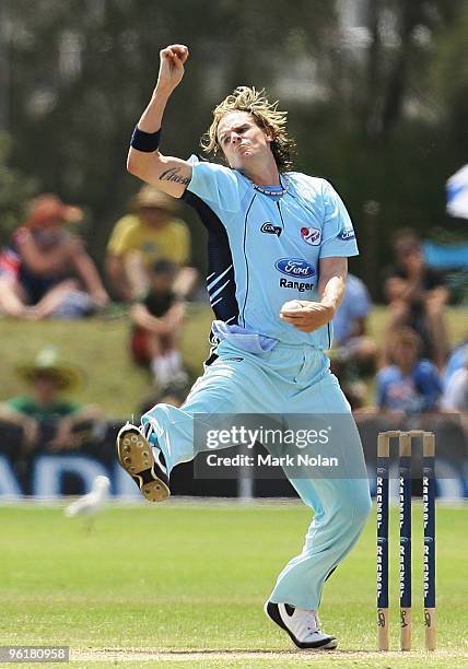 Nathan Bracken of the Blues bowls during the Ford Ranger Cup match between the Blues and the Redbacks at North Dalton Park on January 26, 2010 in...