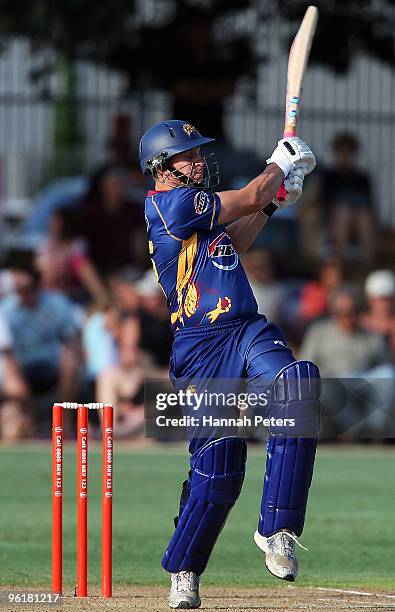 Craig Cumming of Otago hooks the ball during the HRV Cup Twenty20 match between the Auckland Aces and the Otago Volts at Colin Maiden Park on January...