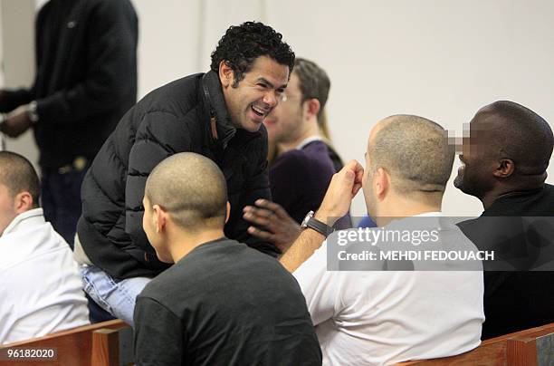 Le comédien, scénariste et humoriste Jamel Debbouze intervient, le 25 janvier 2010 à la maison d'arrêt de Fleury-Mérogis, devant les détenus lors du...