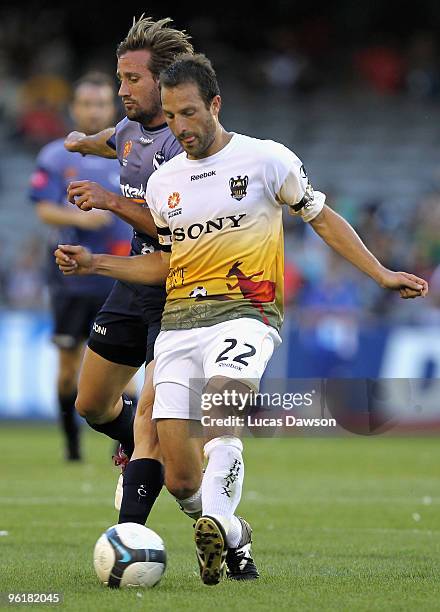 Andrew Durante of the Phoenix competes during the round 19 A-League match between the Melbourne Victory and the Wellington Phoenix at Etihad Stadium...