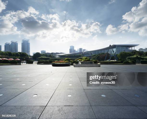 shanghai pudong century square,china - east asia, - view of city square in shanghai china stock-fotos und bilder