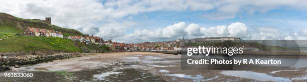 panoramic view of whitby, north yorkshire, england - image assemblée photos et images de collection
