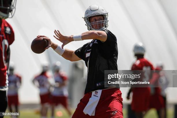 Arizona Cardinals quarterback Mike Glennon throws a pass during the Arizona Cardinals OTA on May 23, 2018 at the Arizona Cardinals Training Facility...