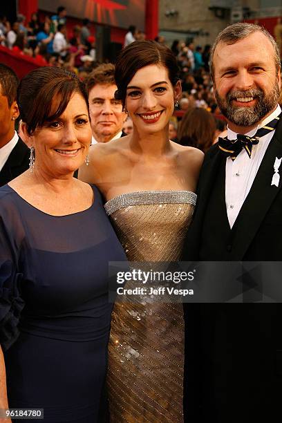 Actress Anne Hathaway with her parents Kate McCauley and Gerard Hathaway arrive at the 81st Annual Academy Awards held at The Kodak Theatre on...