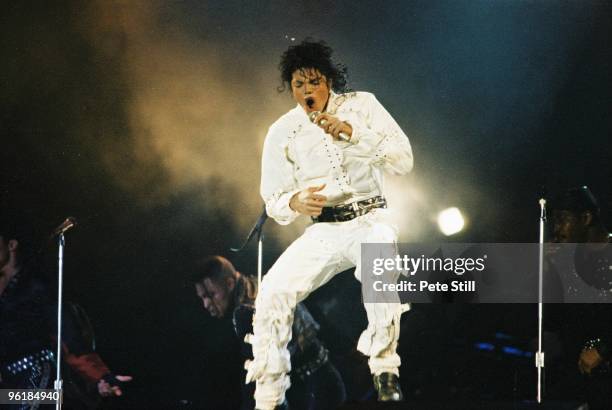 Michael 4,019 Michael Jackson 80s Stock Photos, High-Res Pictures, and Images ...