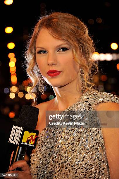 Singer Taylor Swift attends the 2009 MTV Video Music Awards at Radio City Music Hall on September 13, 2009 in New York City.