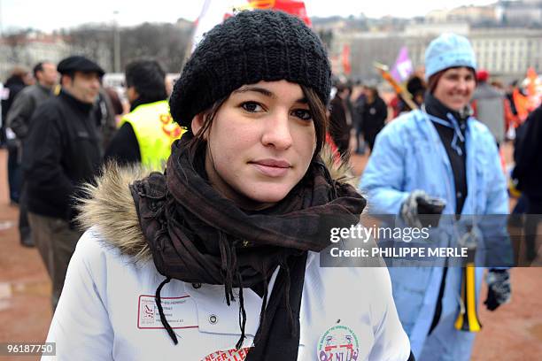 Sophie Matrat, jeune infirmière à Lyon, participe le 26 janvier 2010 à Lyon à une manifestation nationale des infirmiers pour demander aux députés...