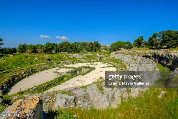 siracusa, anfiteatro romano - sicilia, italia - teatro all'aperto foto e immagini stock