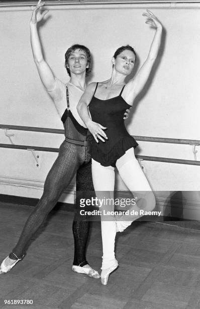 Brigitte Bardot repeating with classical dancer Michaël Denard a classical dancing act for the tv show "Top à...Brigitte Bardot", paris 1974