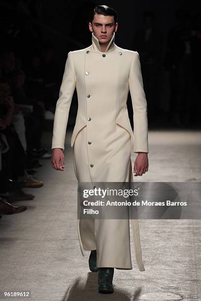 Models walk the runway at the Josephus Thimister Haute-Couture fashion show during Paris Fashion Week Spring/Summer 2010 at the Palais De Tokyo on...