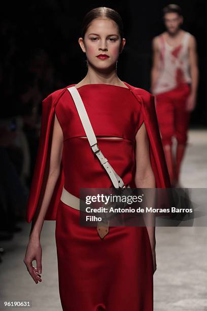 Models walk the runway at the Josephus Thimister Haute-Couture fashion show during Paris Fashion Week Spring/Summer 2010 at the Palais De Tokyo on...