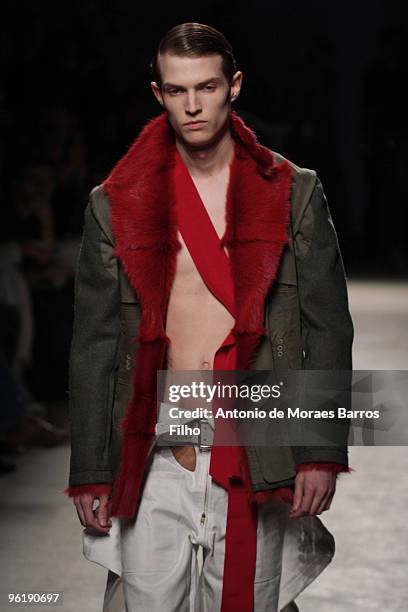 Models walk the runway at the Josephus Thimister Haute-Couture fashion show during Paris Fashion Week Spring/Summer 2010 at the Palais De Tokyo on...