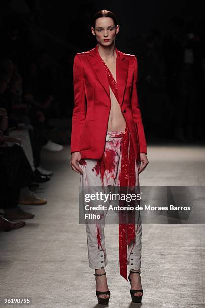 Models walk the runway at the Josephus Thimister Haute-Couture fashion show during Paris Fashion Week Spring/Summer 2010 at the Palais De Tokyo on...