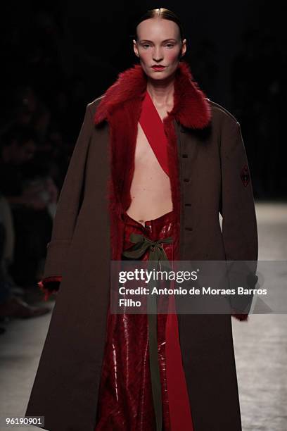 Models walk the runway at the Josephus Thimister Haute-Couture fashion show during Paris Fashion Week Spring/Summer 2010 at the Palais De Tokyo on...