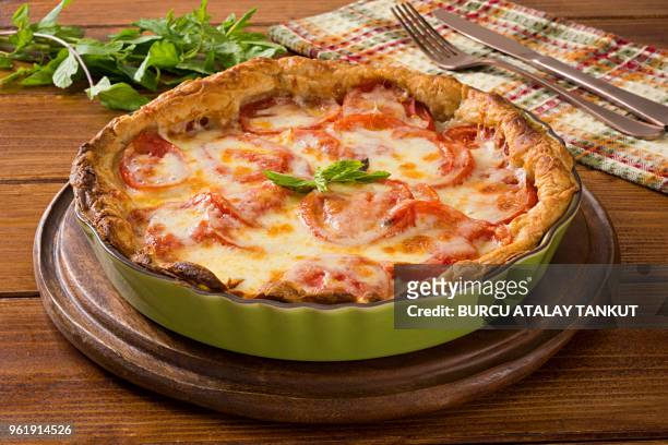 cheese pie with tomatoes - quiche stock pictures, royalty-free photos & images
