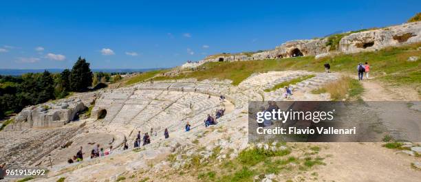 siracusa, teatro greco - sicilia, italia - classical theater foto e immagini stock