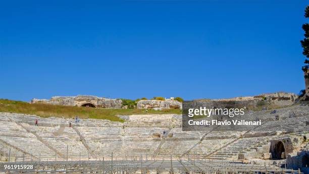 siracusa, teatro greco - sicilia, italia - classical theater foto e immagini stock