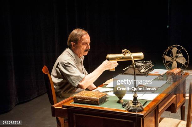 Spanish actor Roberto Quintana performs during the press preview of the Antonio Tabares play ‘Una hora en la vida de Stefan Zweig’ on stage at La...