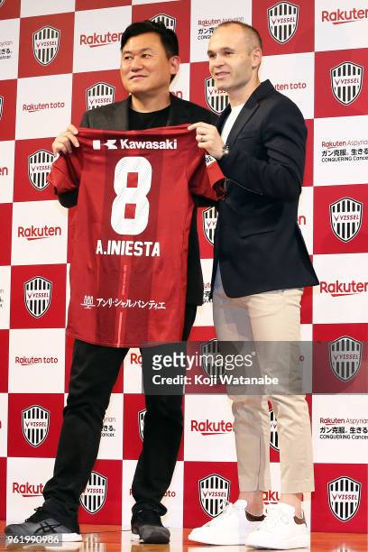 New Vissel Kobe player Andres Iniesta and Rakuten Inc. CEO Hiroshi Mikitani attend attends a press conference on May 24, 2018 in Tokyo, Japan.