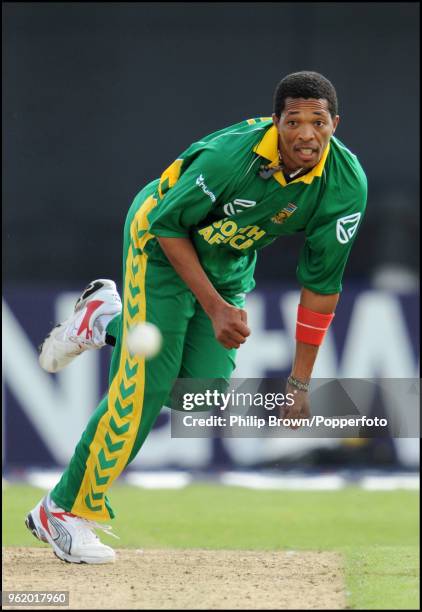 Makhaya Ntini of South Africa bowling during the 1st NatWest Series One Day International between England and South Africa at Headingley, Leeds, 22nd...