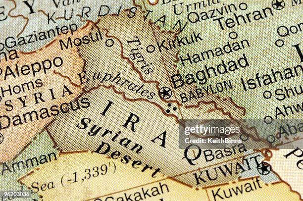 map of iraq and surrounding neighbors - euphrates river stockfoto's en -beelden