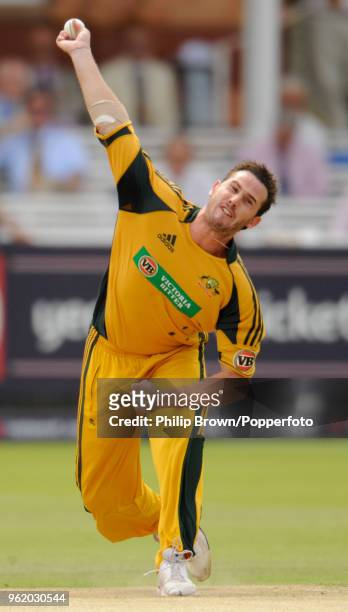 Shaun Tait of Australia bowling during the 5th NatWest Series One Day International between England and Australia at Lord's Cricket Ground, London,...