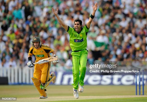 Umar Gul of Pakistan appeals successfully for the wicket of Australia's Michael Hussey during the 2nd Twenty20 International between Australia and...