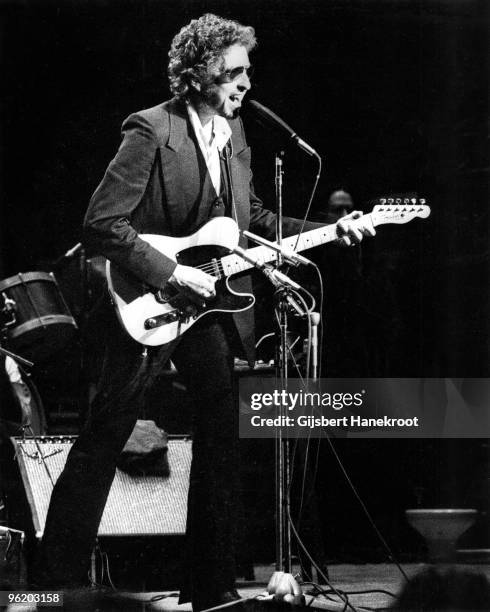 Bob Dylan performs live on stage with The Band at Madison Square Garden, New York as part of his 1974 Tour Of America on January 30 1974