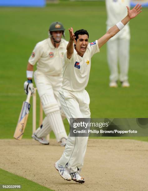 Umar Gul of Pakistan appeals successfully for the wicket of Australia's Michael Hussey during the 2nd Test match between Australia and Pakistan at...