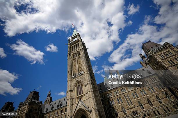 平和タワー - parliament building ストックフォトと画像