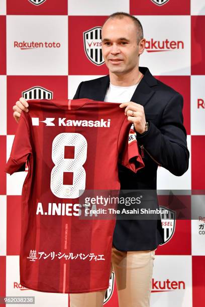 Vissel Kobe new signing Andres Iniesta poses for photographs during a press conference on May 24, 2018 in Tokyo, Japan.