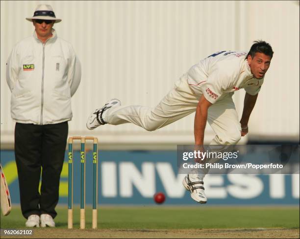 Sajid Mahmood bowling for Lancashire during the LV County Championship match between Lancashire and Durham at Old Trafford, Manchester, 7th May 2008....