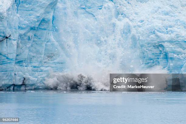 meares glacier calving - pack ice stockfoto's en -beelden